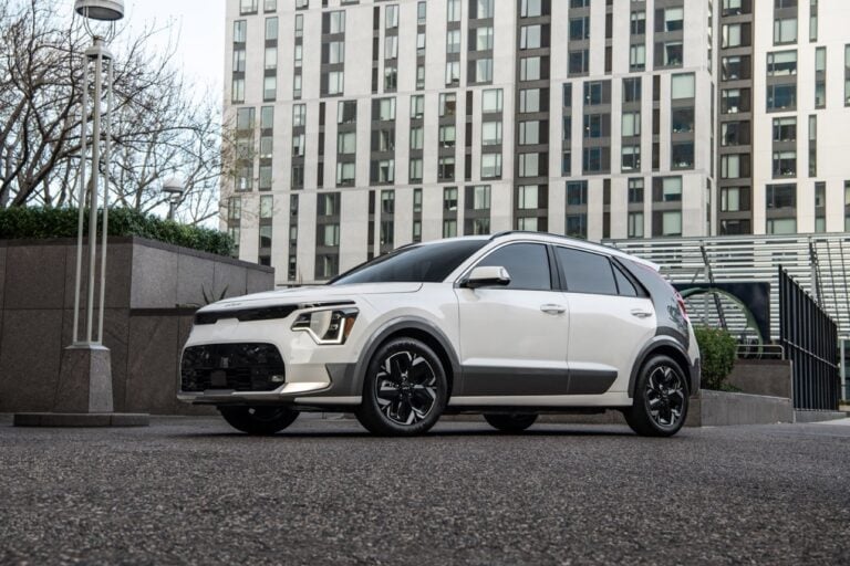 2023 Kia Niro EV exterior front and side view