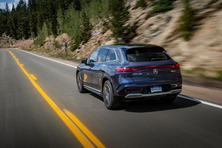2026 Mercedes-Benz EQS SUV external rear view