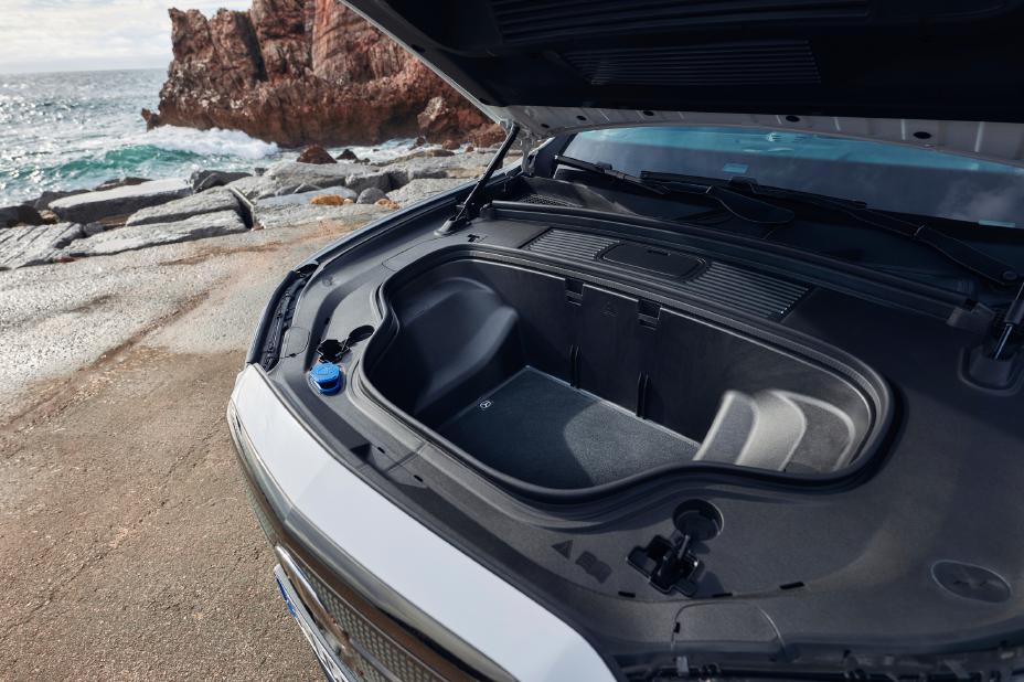 2027 Mercedes-Benz GLC 400 4MATIC Electric front trunk, hood open