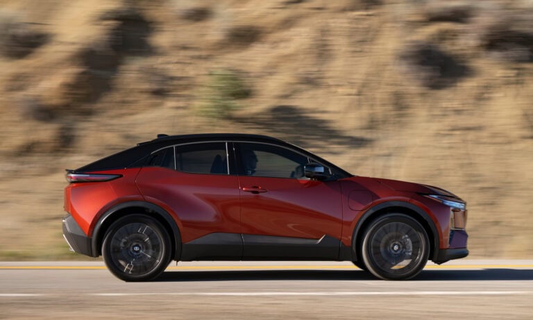 2026 Toyota C-HR xse external
