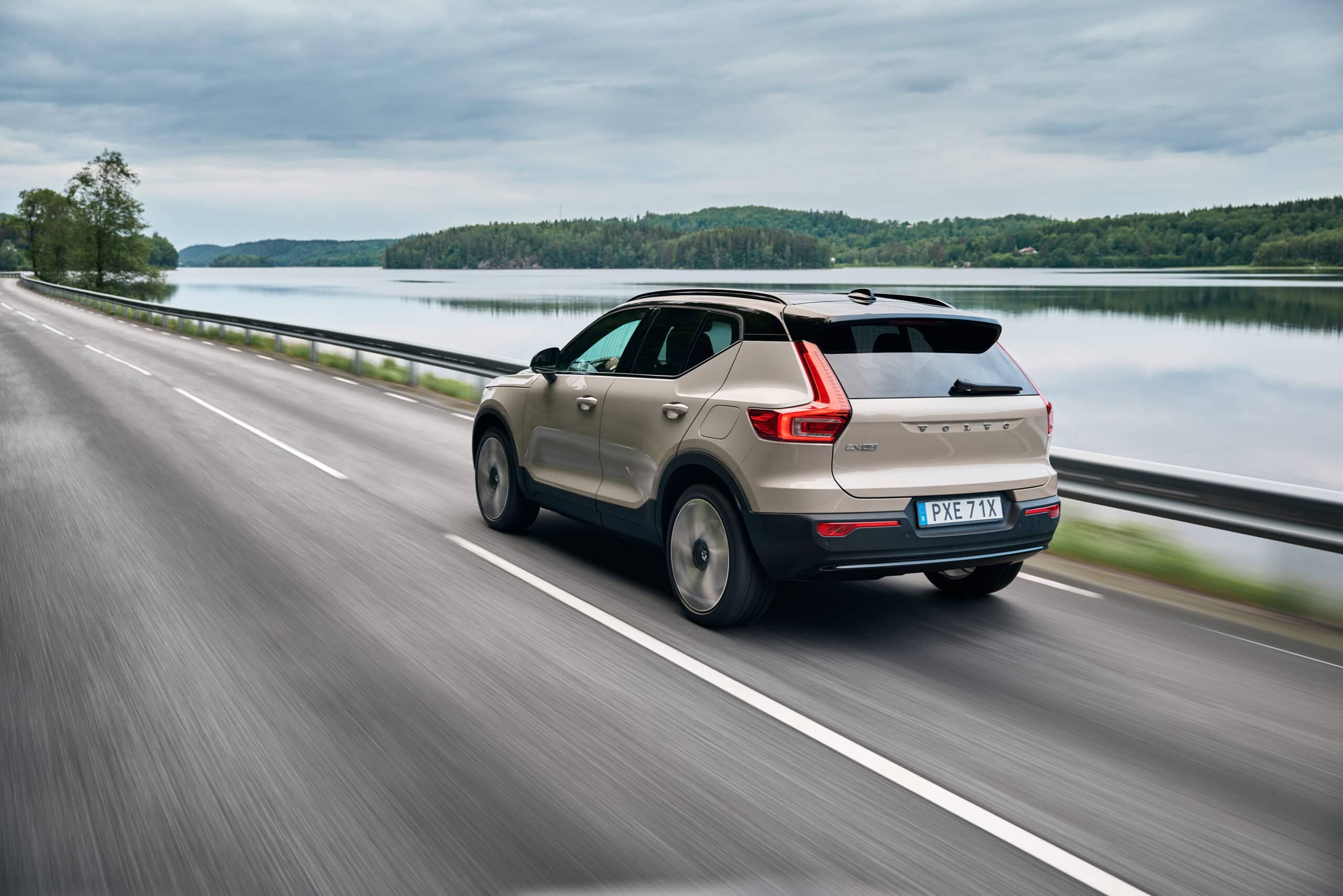 2026 Volvo EX40 external side form rear