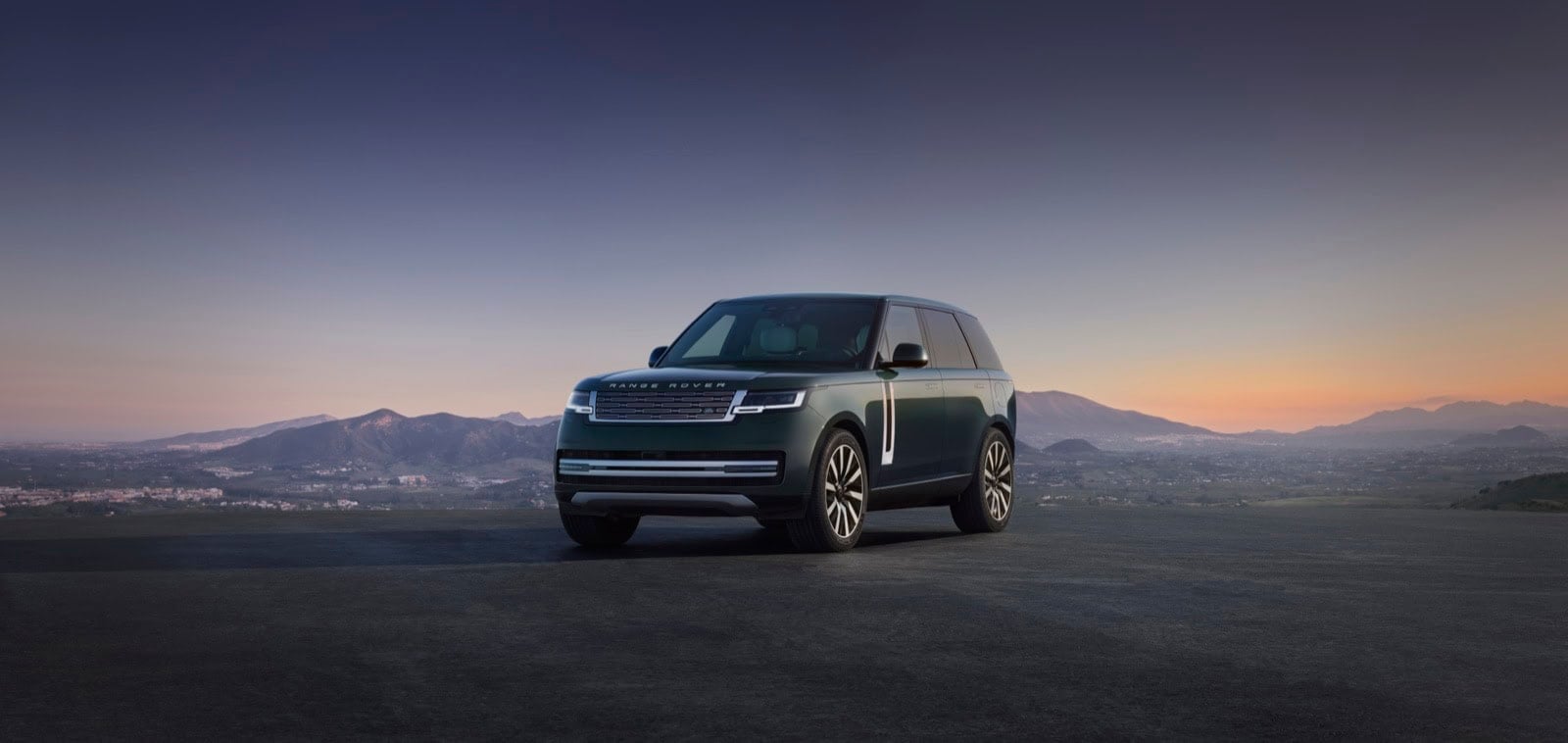 2027 Range Rover Electric, front three-quarter view